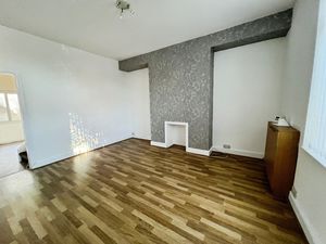 Lounge- click for photo gallery